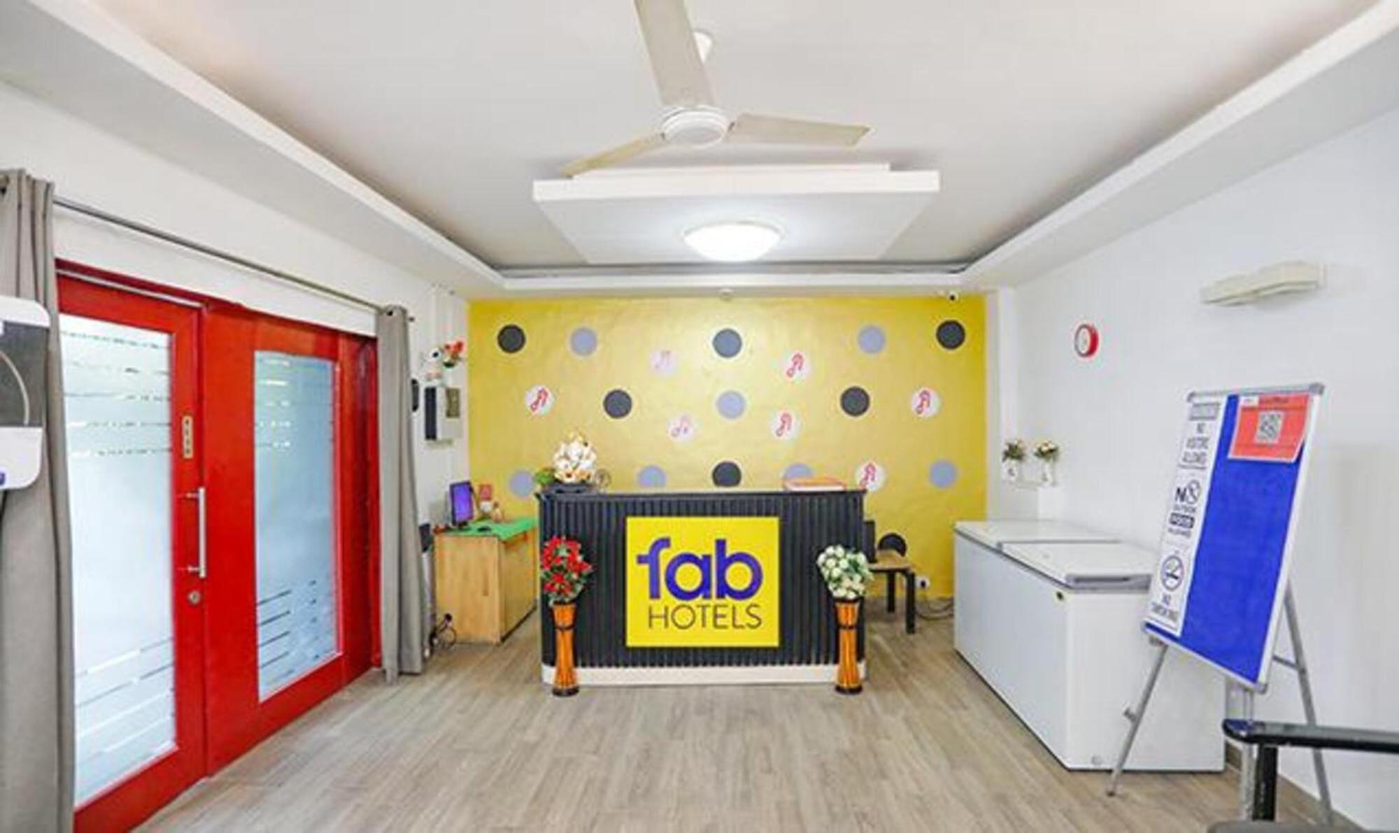 Fabhotel F9 Sector 51 Noida Exterior photo