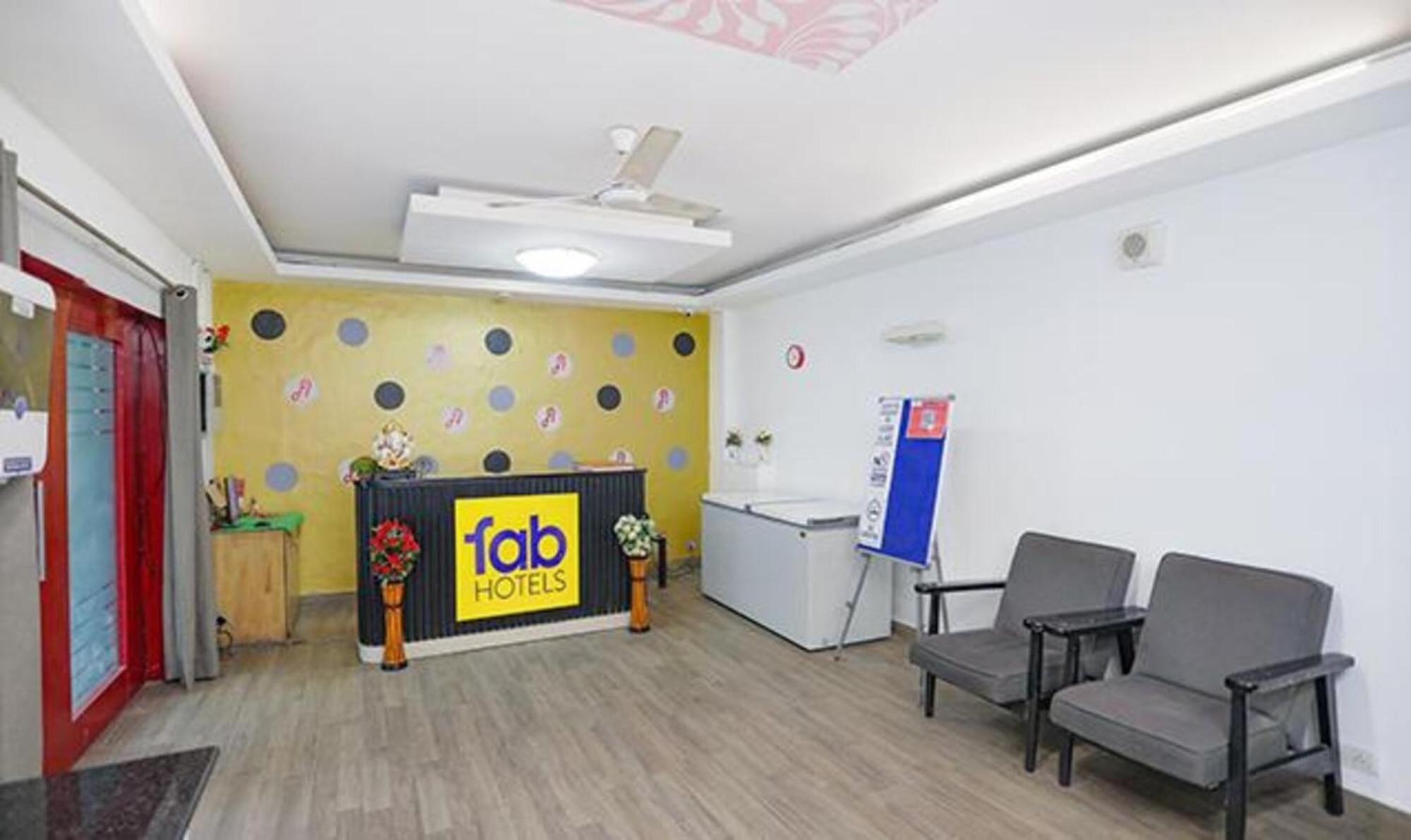 Fabhotel F9 Sector 51 Noida Exterior photo